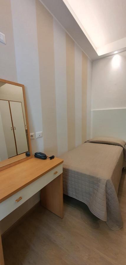 מיסאנו אדריאטיקו Hotel Arno מראה חיצוני תמונה