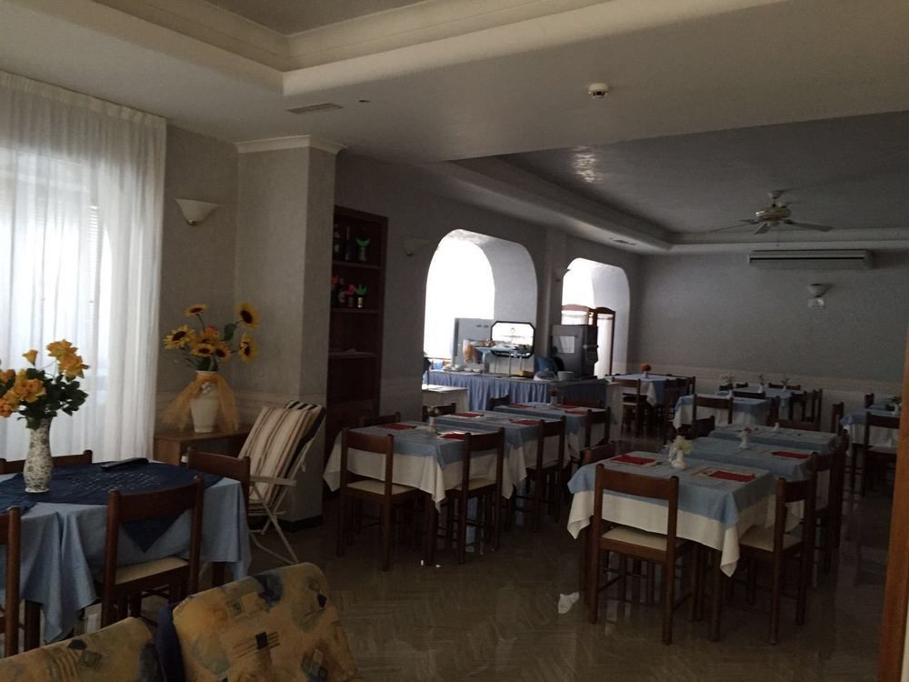 מיסאנו אדריאטיקו Hotel Arno מראה חיצוני תמונה