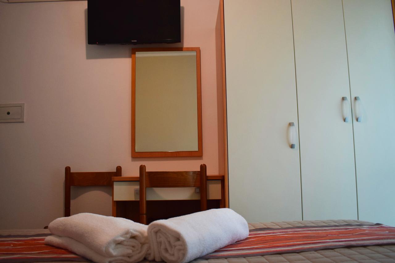 מיסאנו אדריאטיקו Hotel Arno מראה חיצוני תמונה