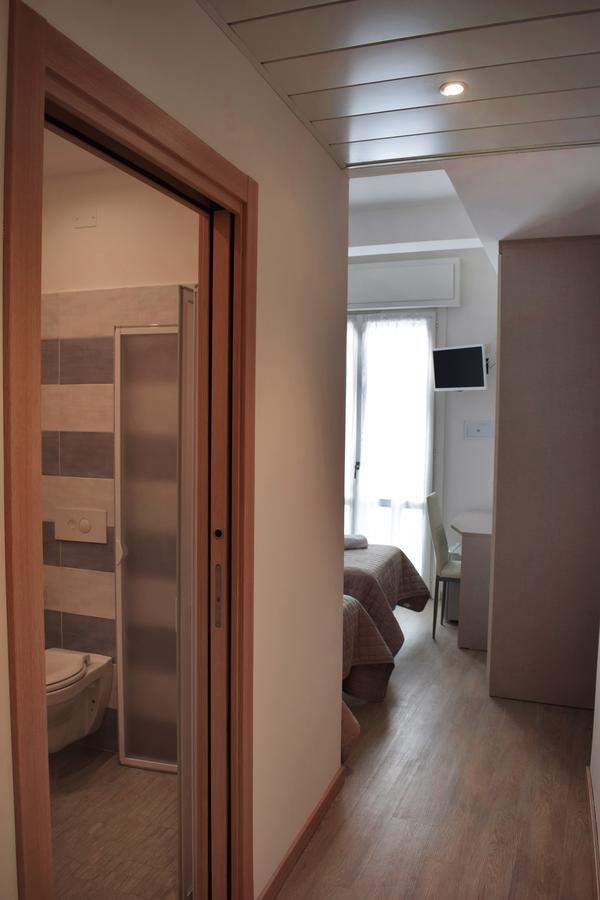 מיסאנו אדריאטיקו Hotel Arno מראה חיצוני תמונה