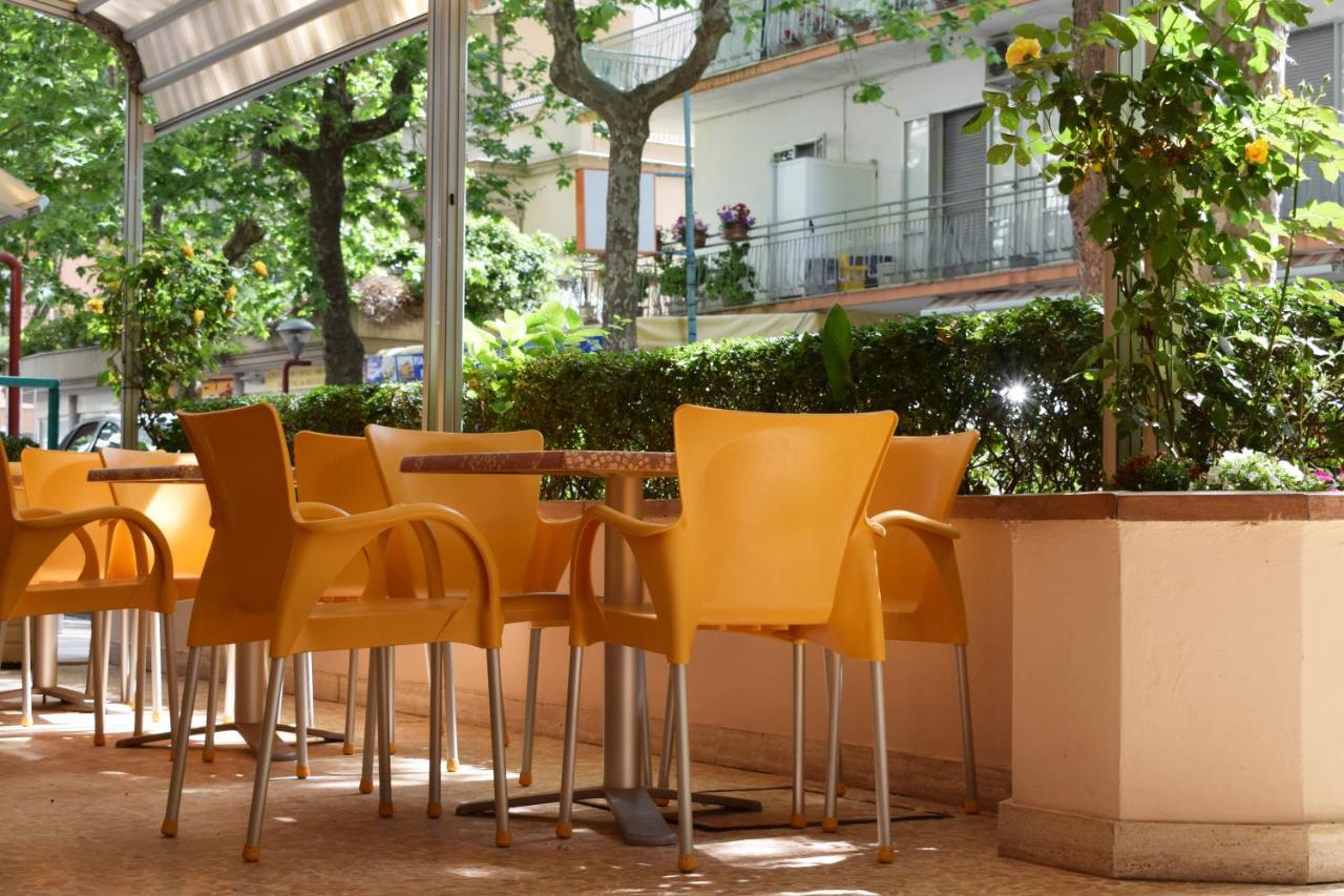מיסאנו אדריאטיקו Hotel Arno מראה חיצוני תמונה